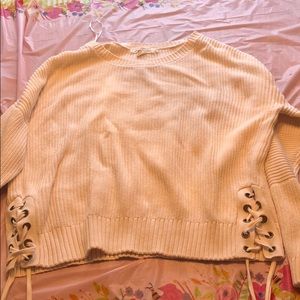 Comfy sweater with side detail